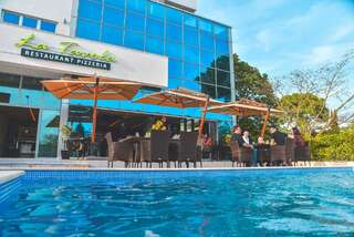 Отель Hotel Crystal Улцинь-0